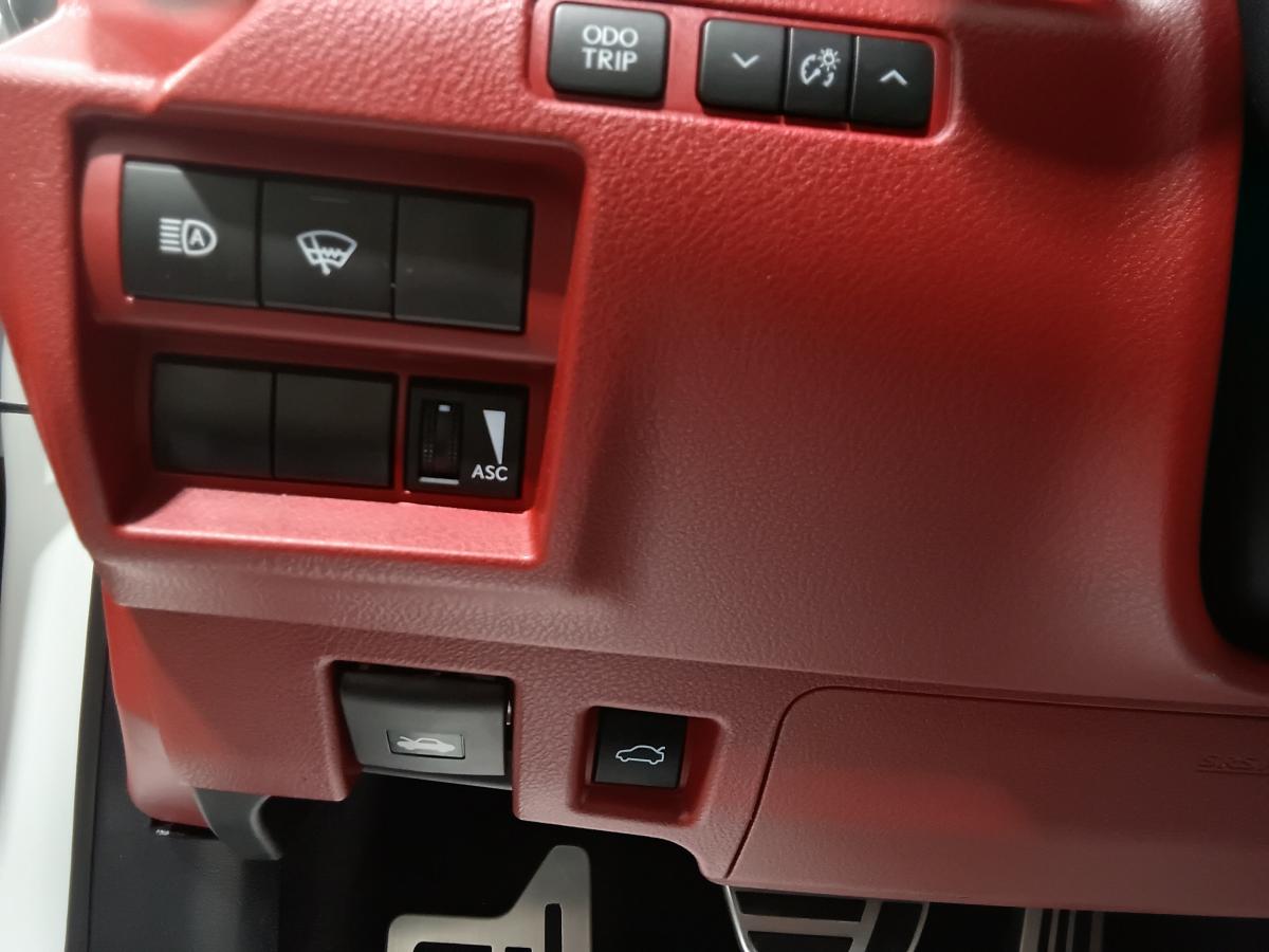 2024 Lexus IS 300 - Image 26