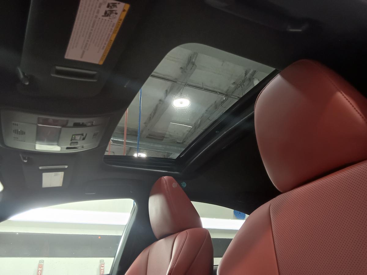 2024 Lexus IS 300 - Image 33