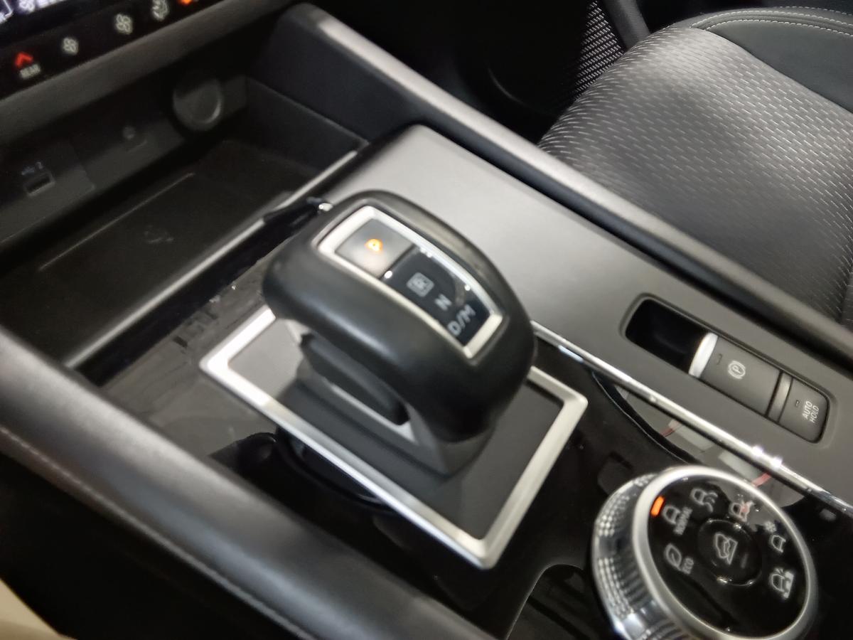 2024 Mitsubishi Outlander - Image 19