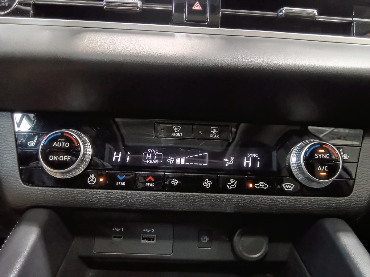 2024 Mitsubishi Outlander - Image 26