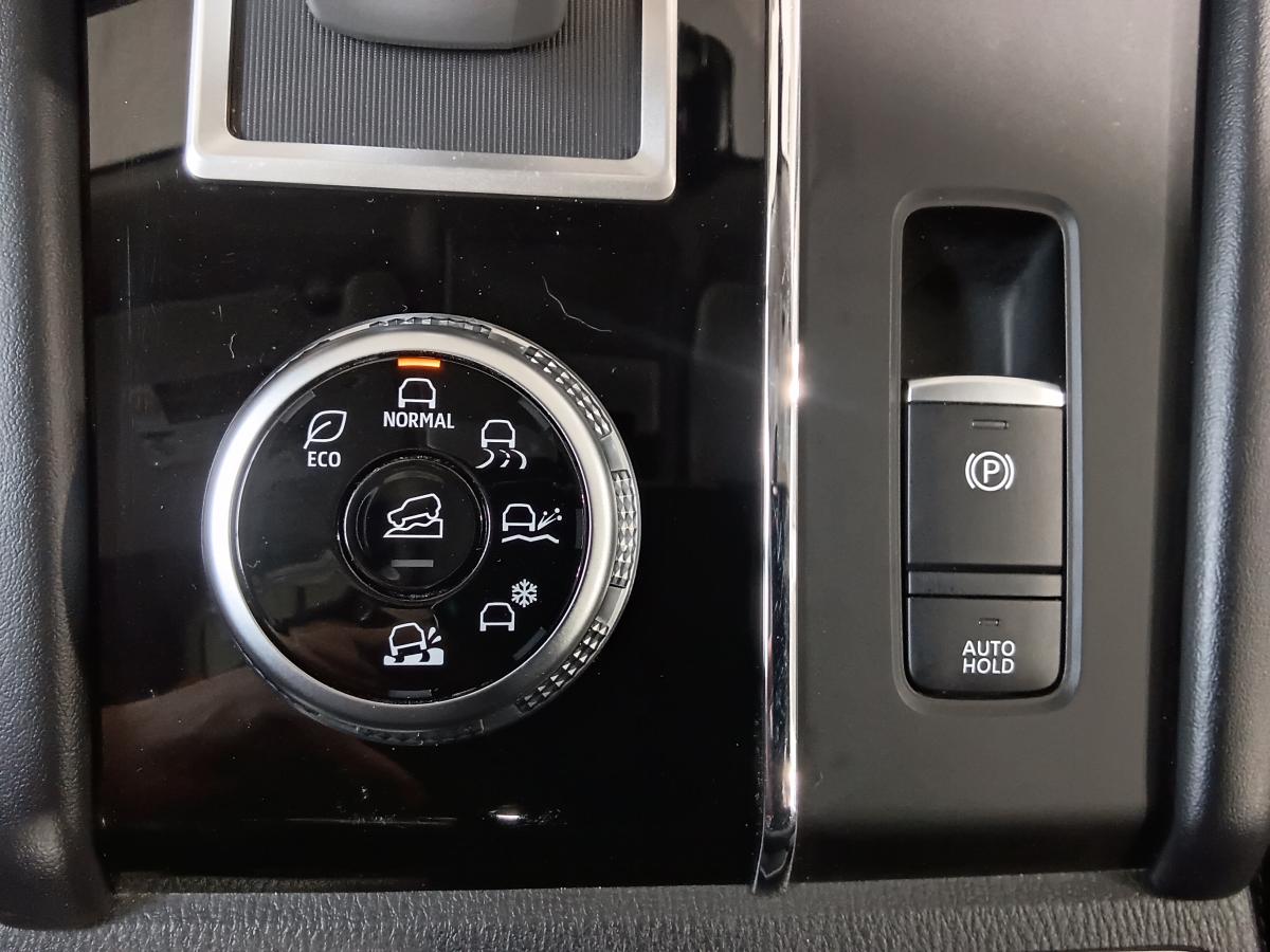 2024 Mitsubishi Outlander - Image 27