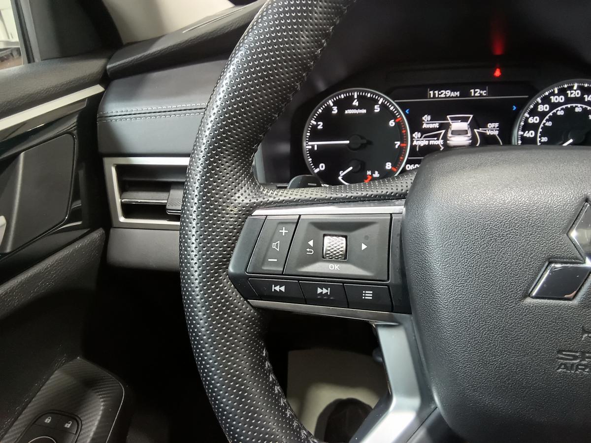 2024 Mitsubishi Outlander - Image 31