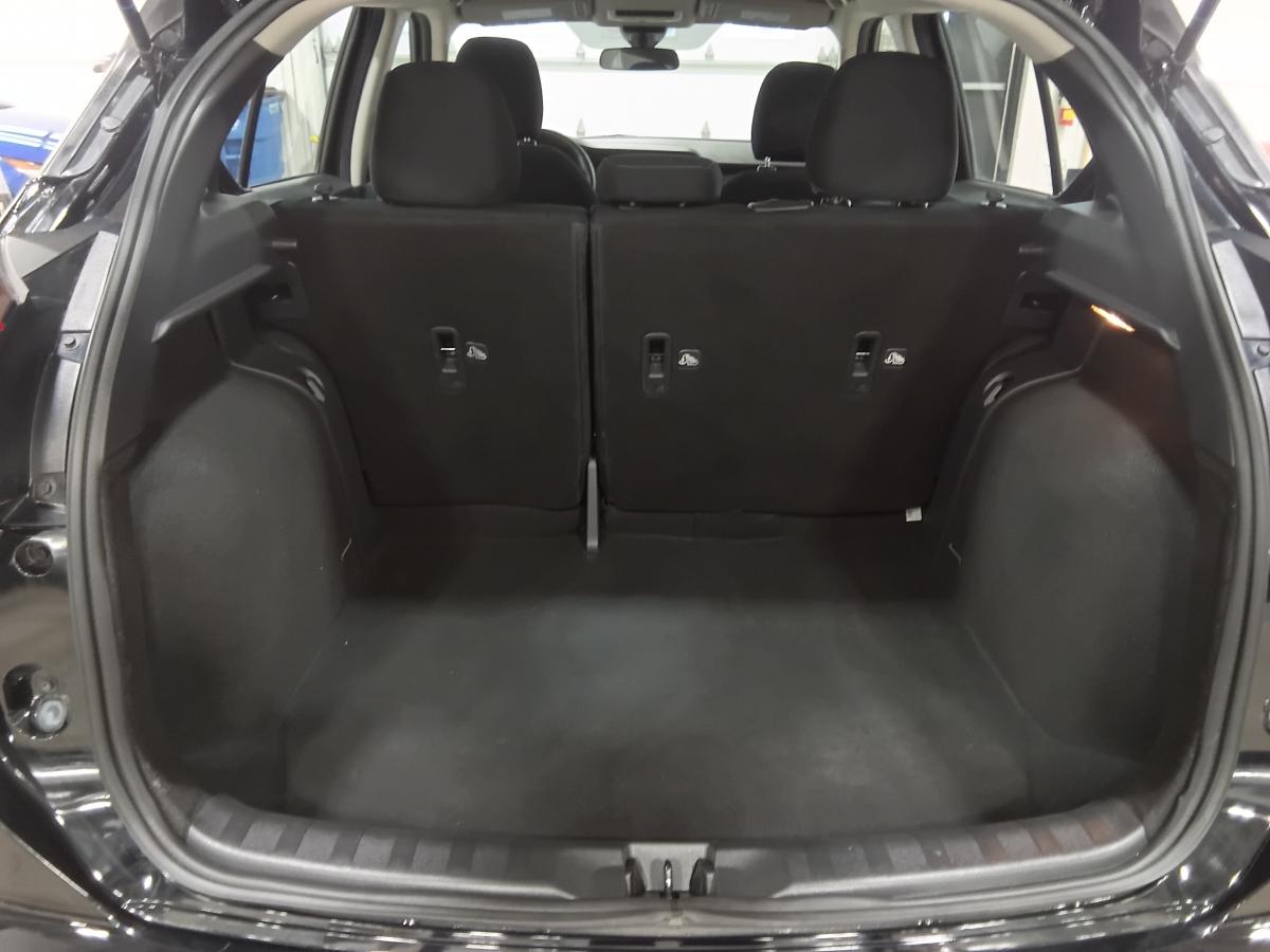 2025 Nissan Kicks Play - Image 9