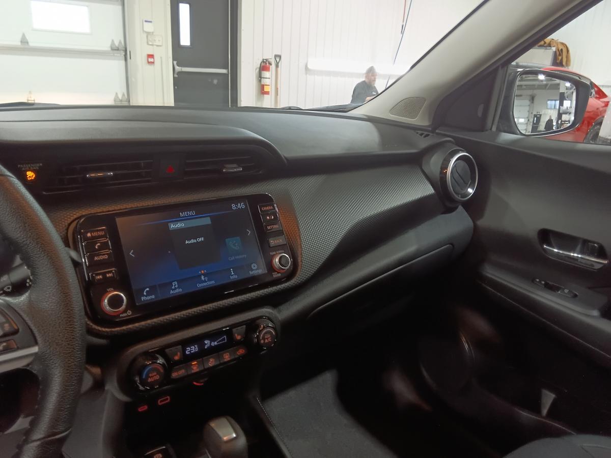 2025 Nissan Kicks Play - Image 24