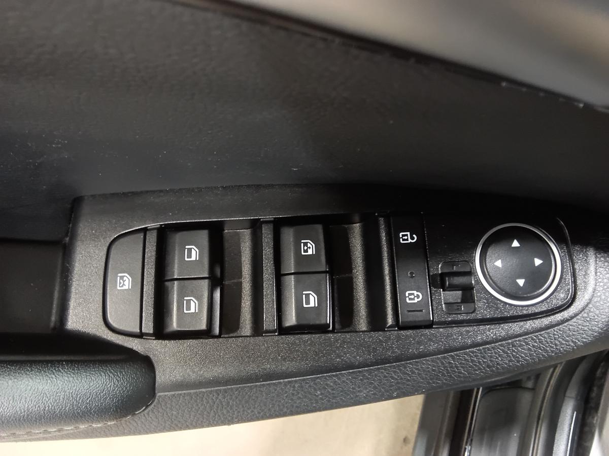 2023 Kia Seltos - Image 25