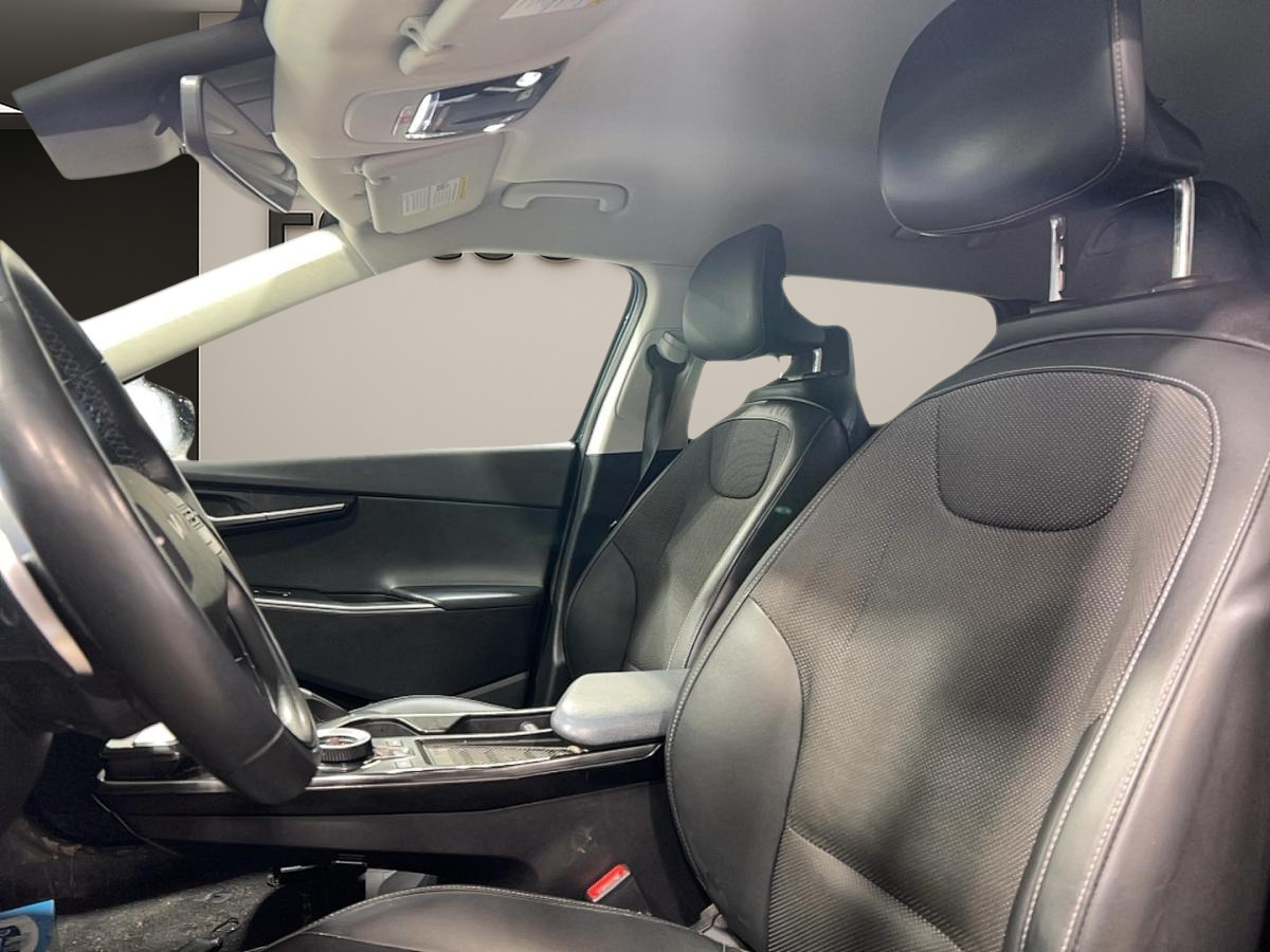 2022 Kia EV6 - Image 7