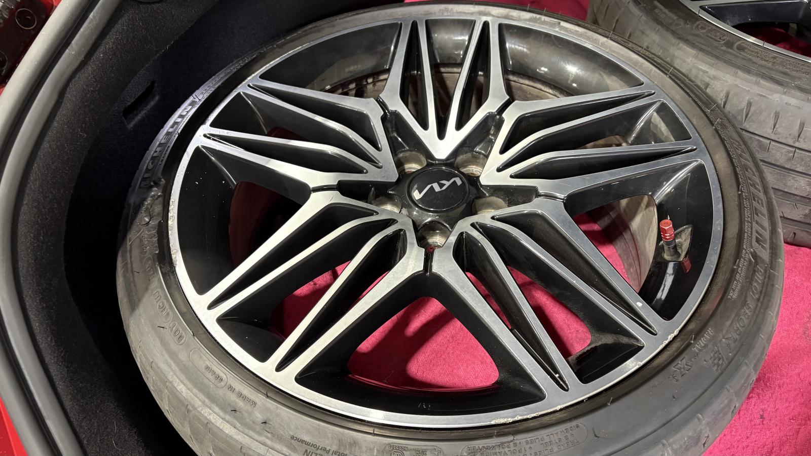 2023 Kia Stinger - Image 5