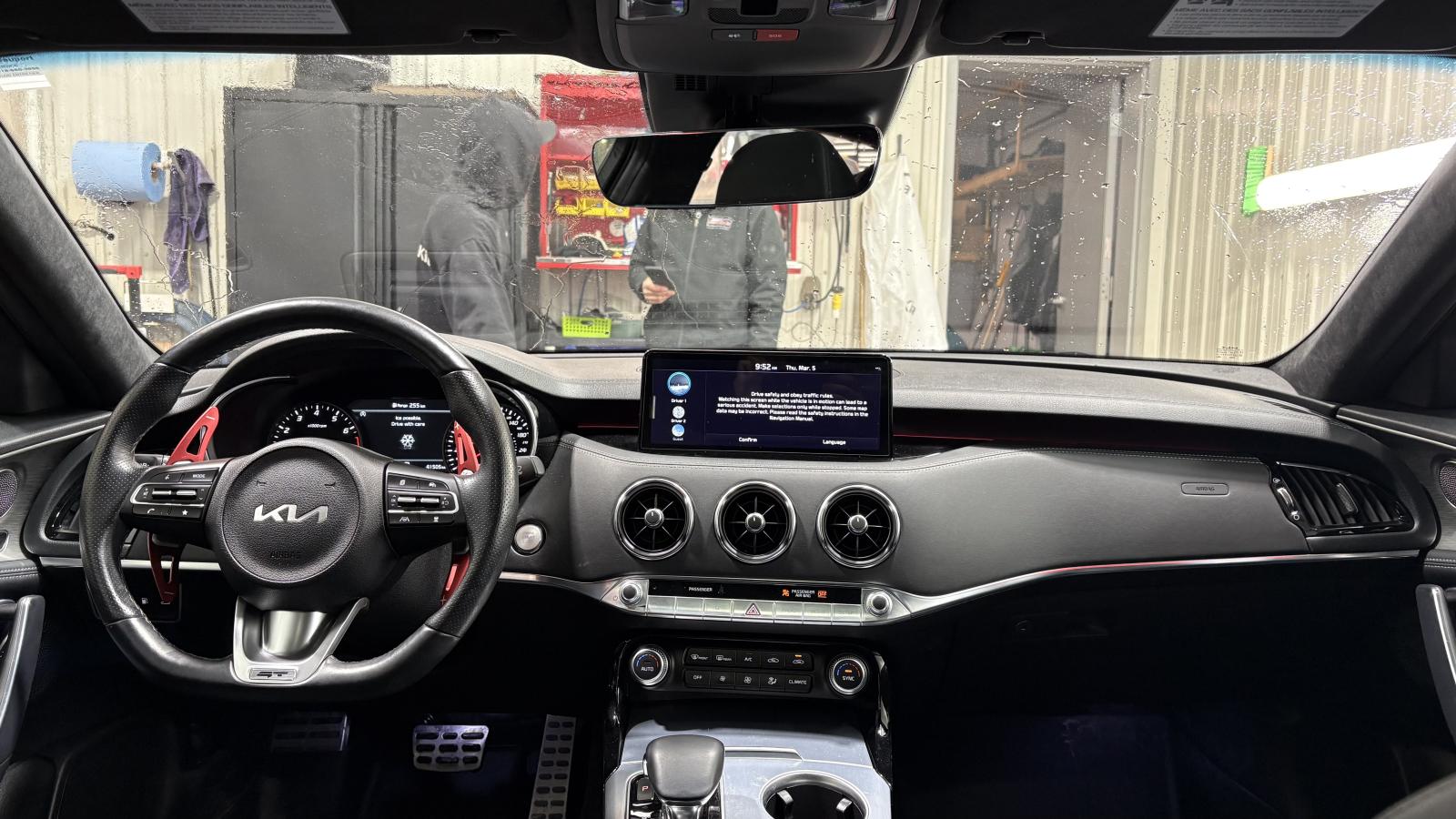 2023 Kia Stinger - Image 7