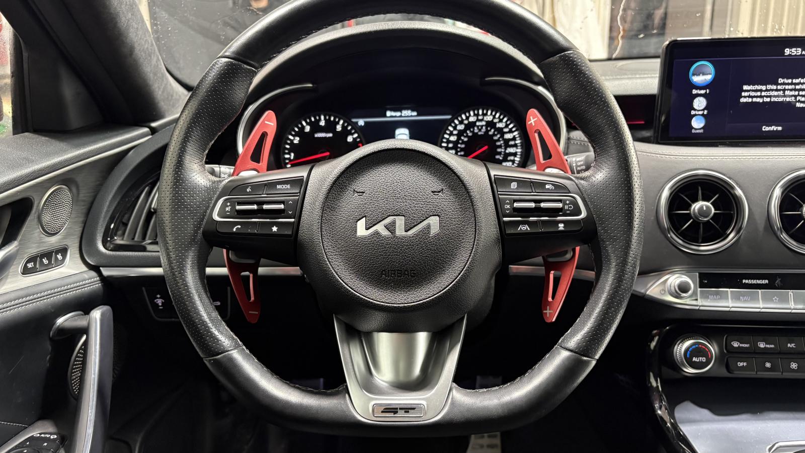 2023 Kia Stinger - Image 10