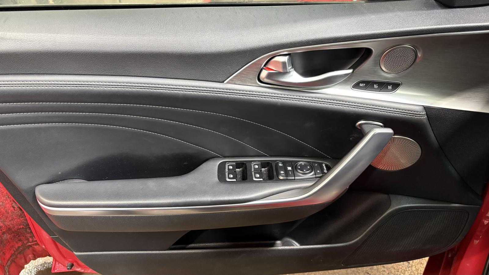 2023 Kia Stinger - Image 11