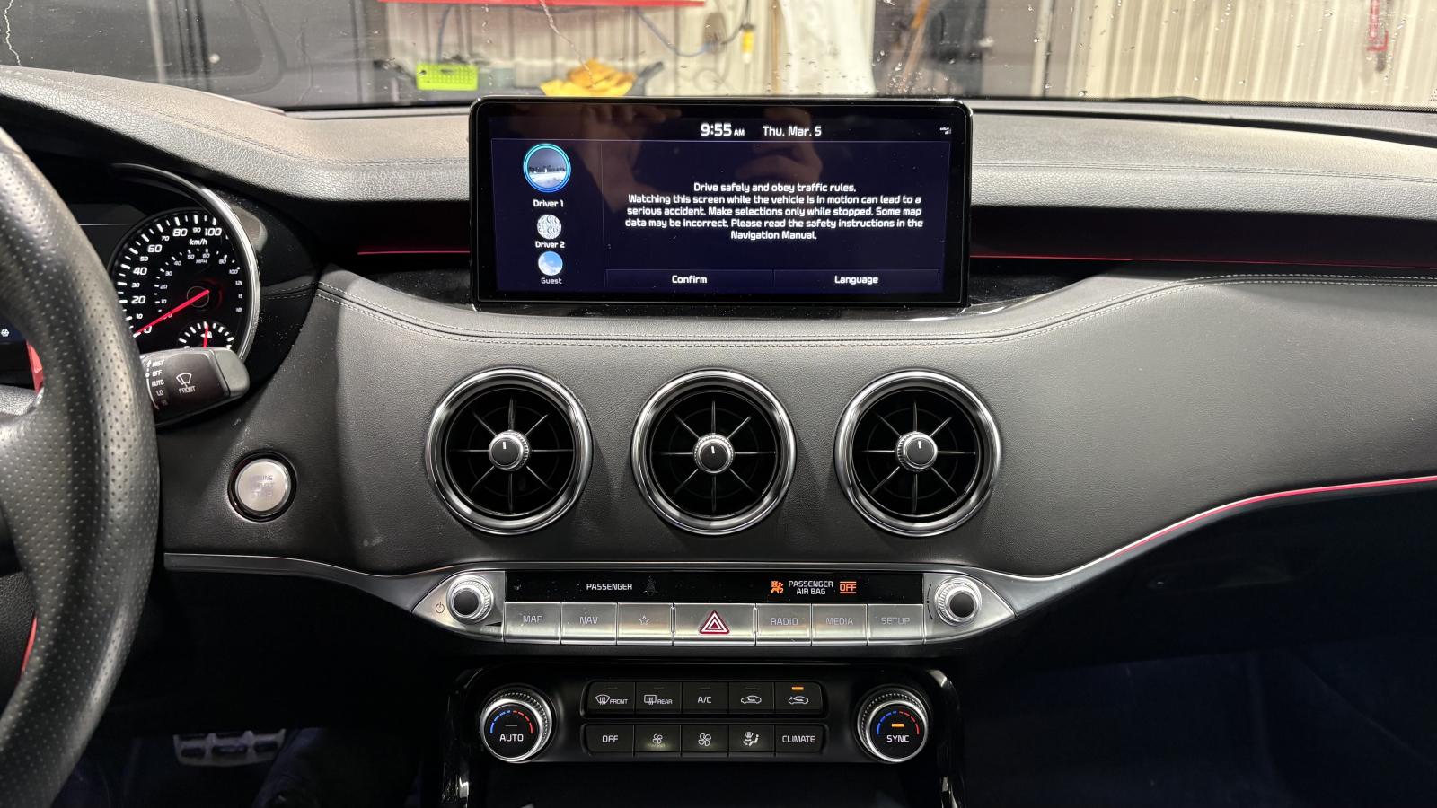 2023 Kia Stinger - Image 13