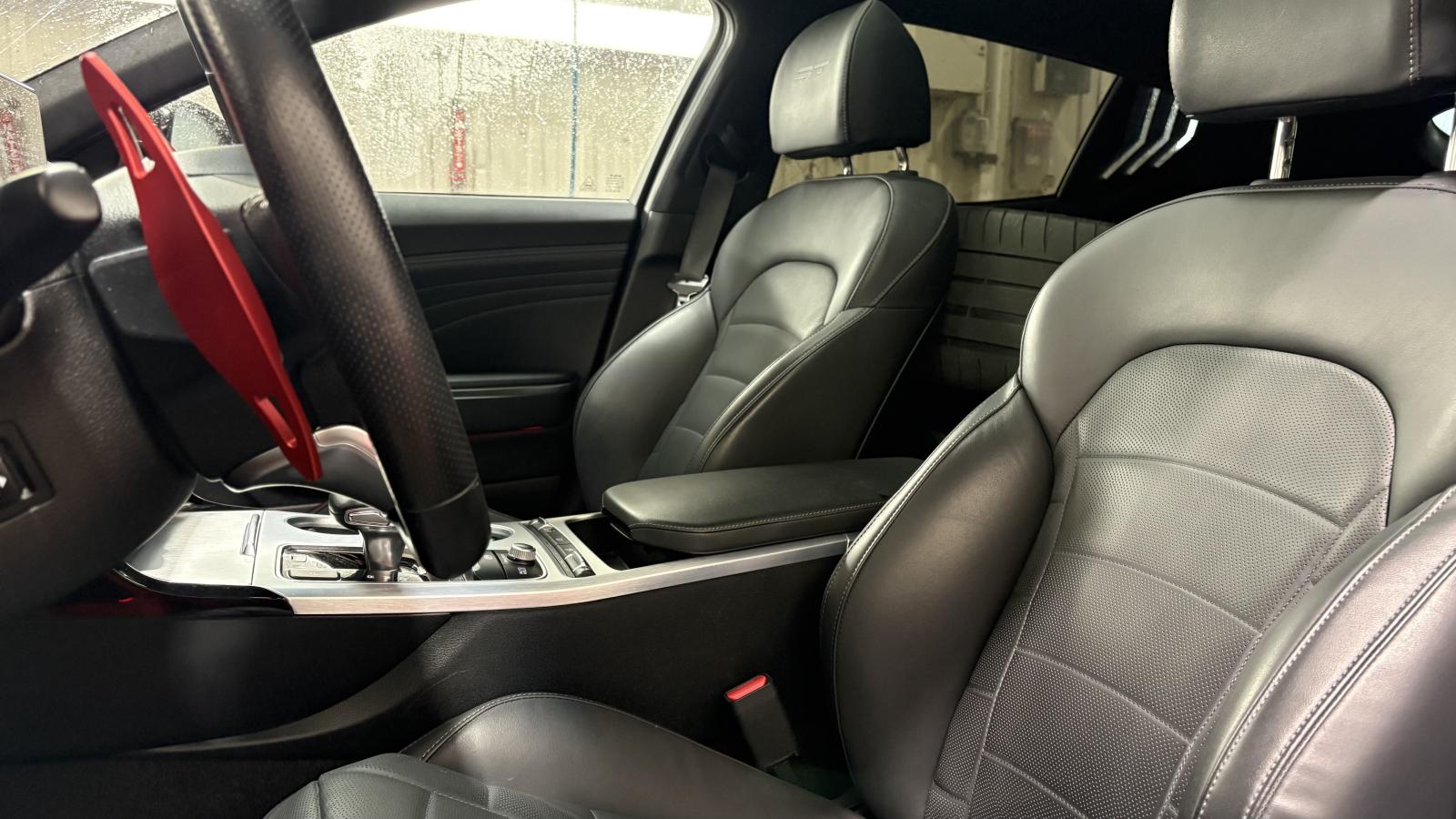 2023 Kia Stinger - Image 17