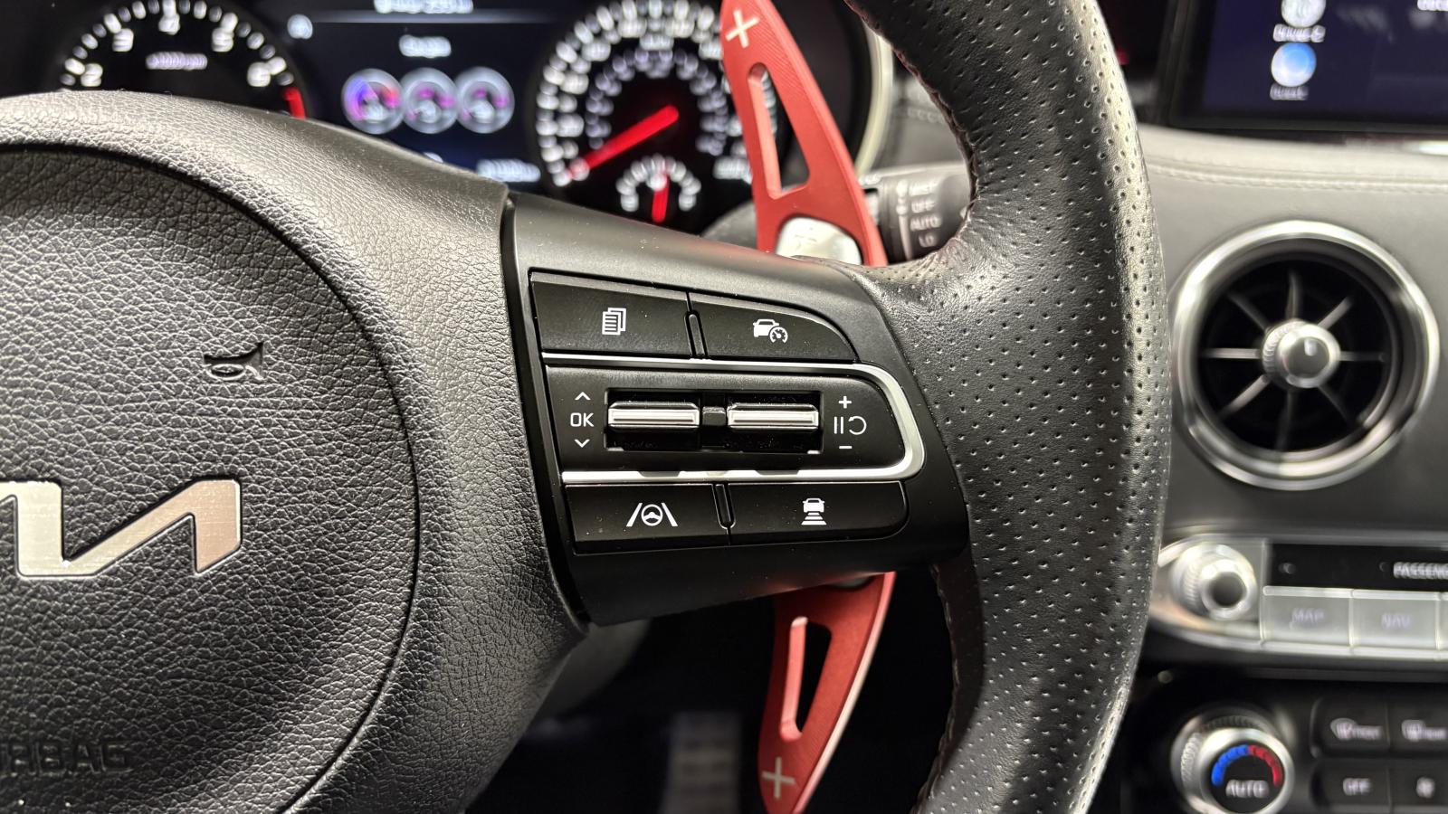 2023 Kia Stinger - Image 23