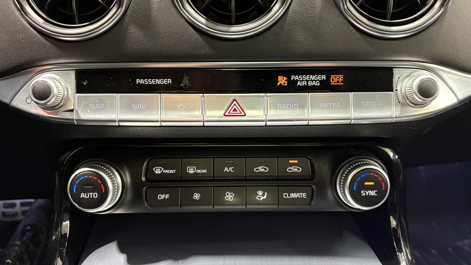 2023 Kia Stinger - Image 32