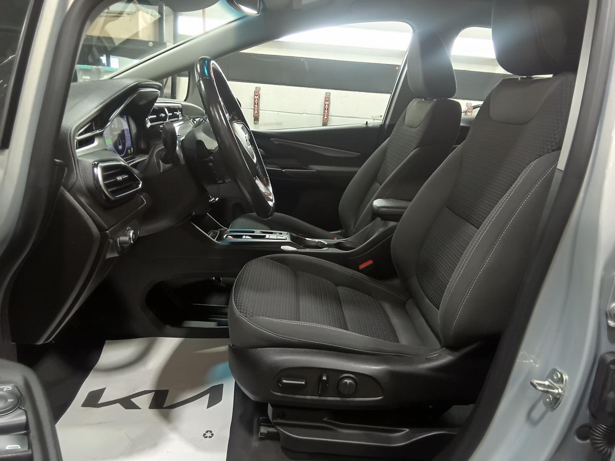 2022 Chevrolet Bolt EV - Image 21