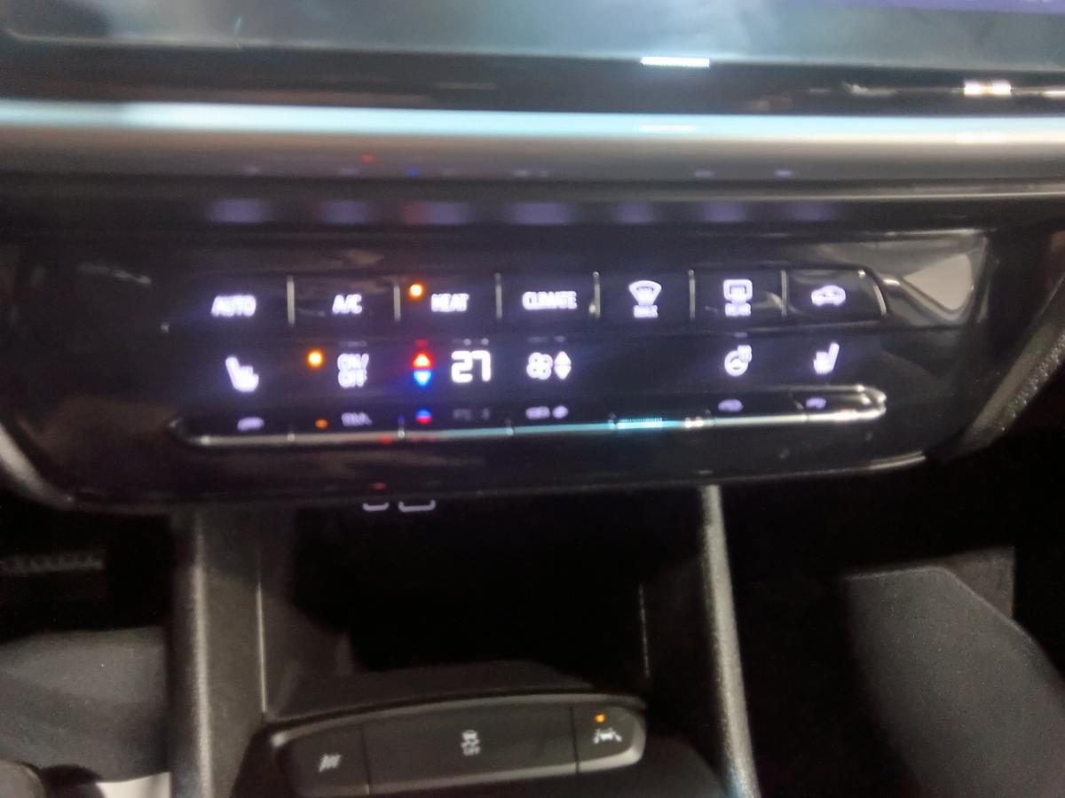 2022 Chevrolet Bolt EV - Image 27