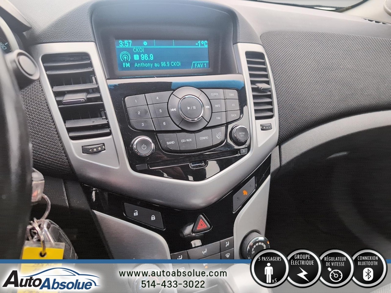 2014 Chevrolet Cruze - Image 14