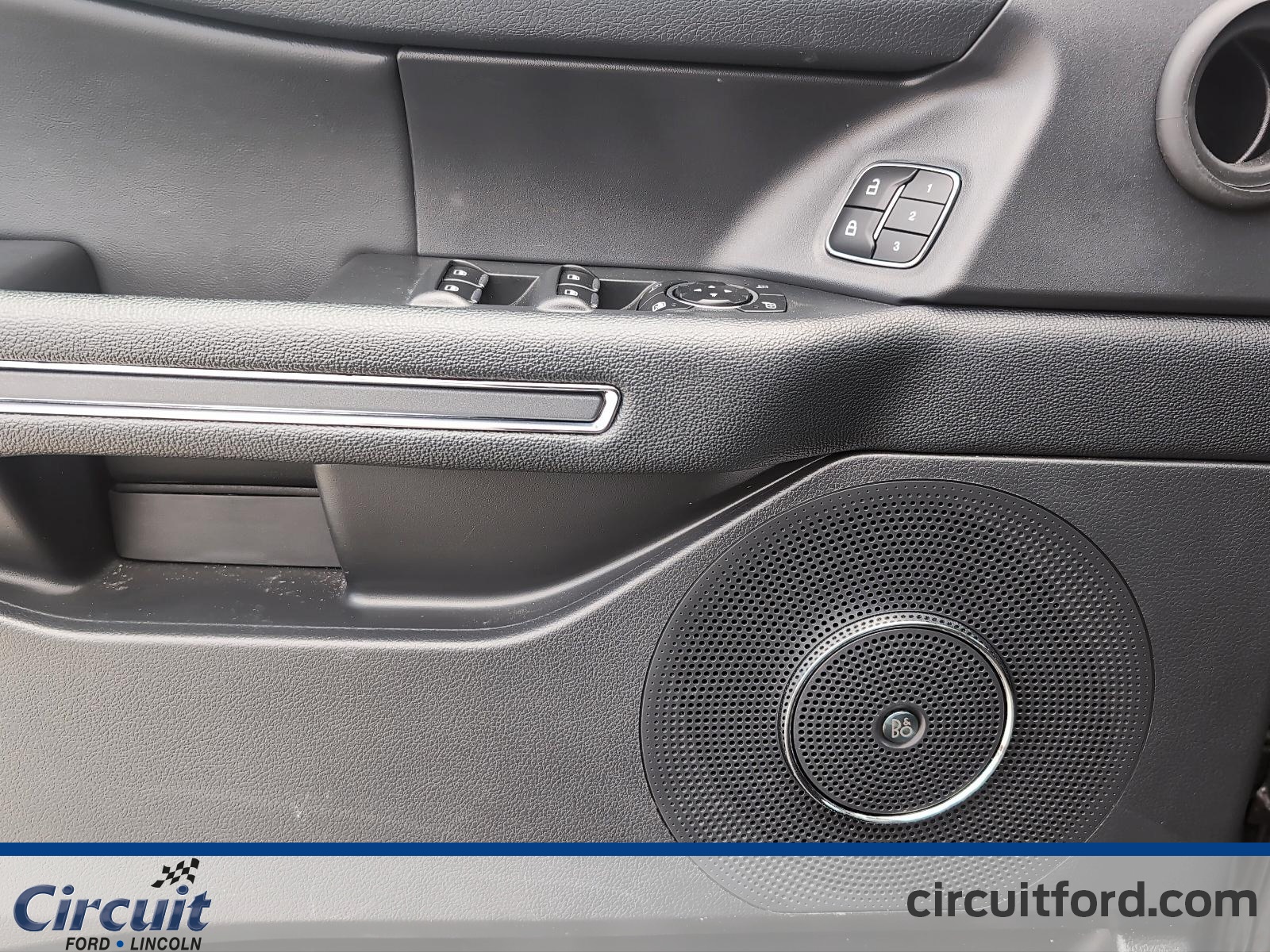 2024 Ford Expedition - Image 12