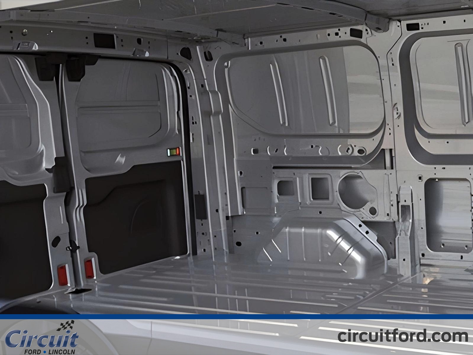 2025 Ford E-Transit - Image 5