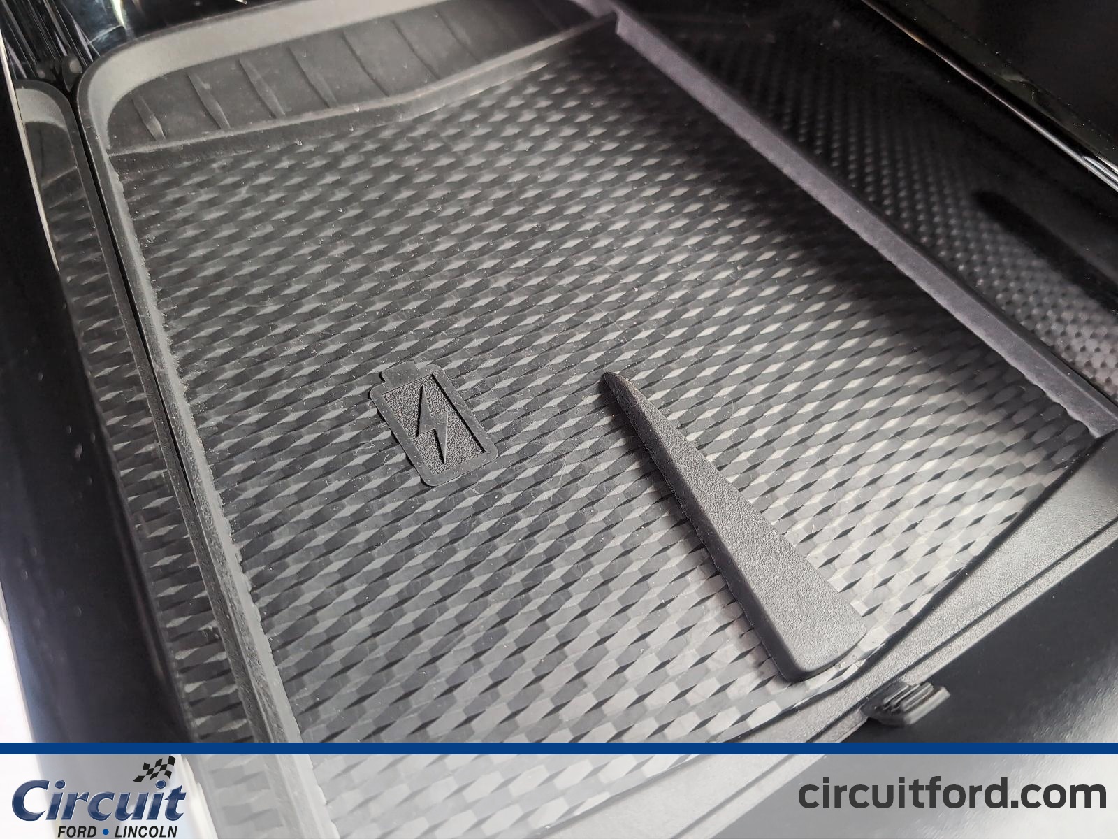 2025 Ford Mustang Mach-E - Image 15