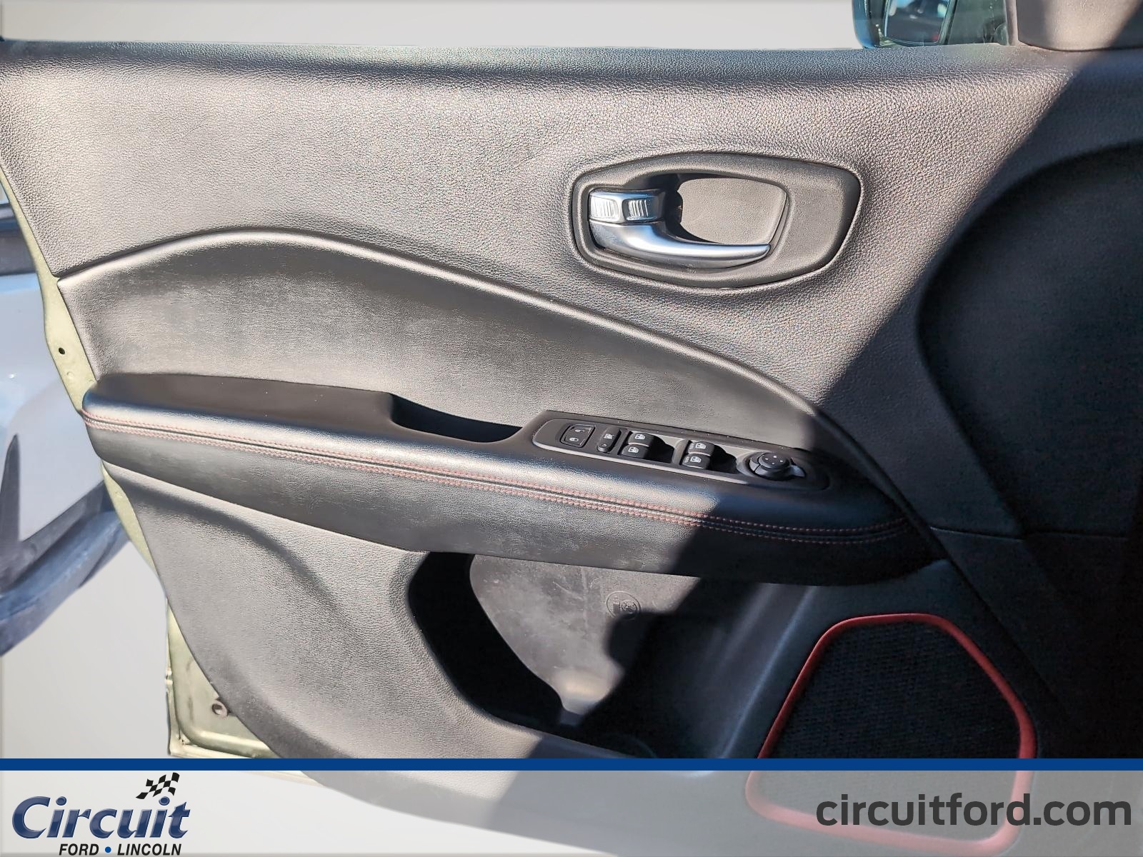 2021 Jeep Compass - Image 12