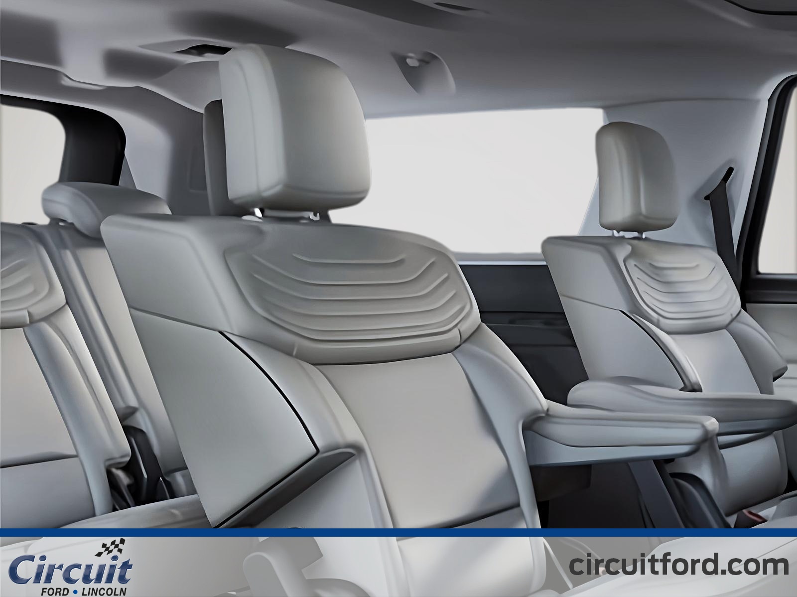 2026 Ford Expedition - Image 4