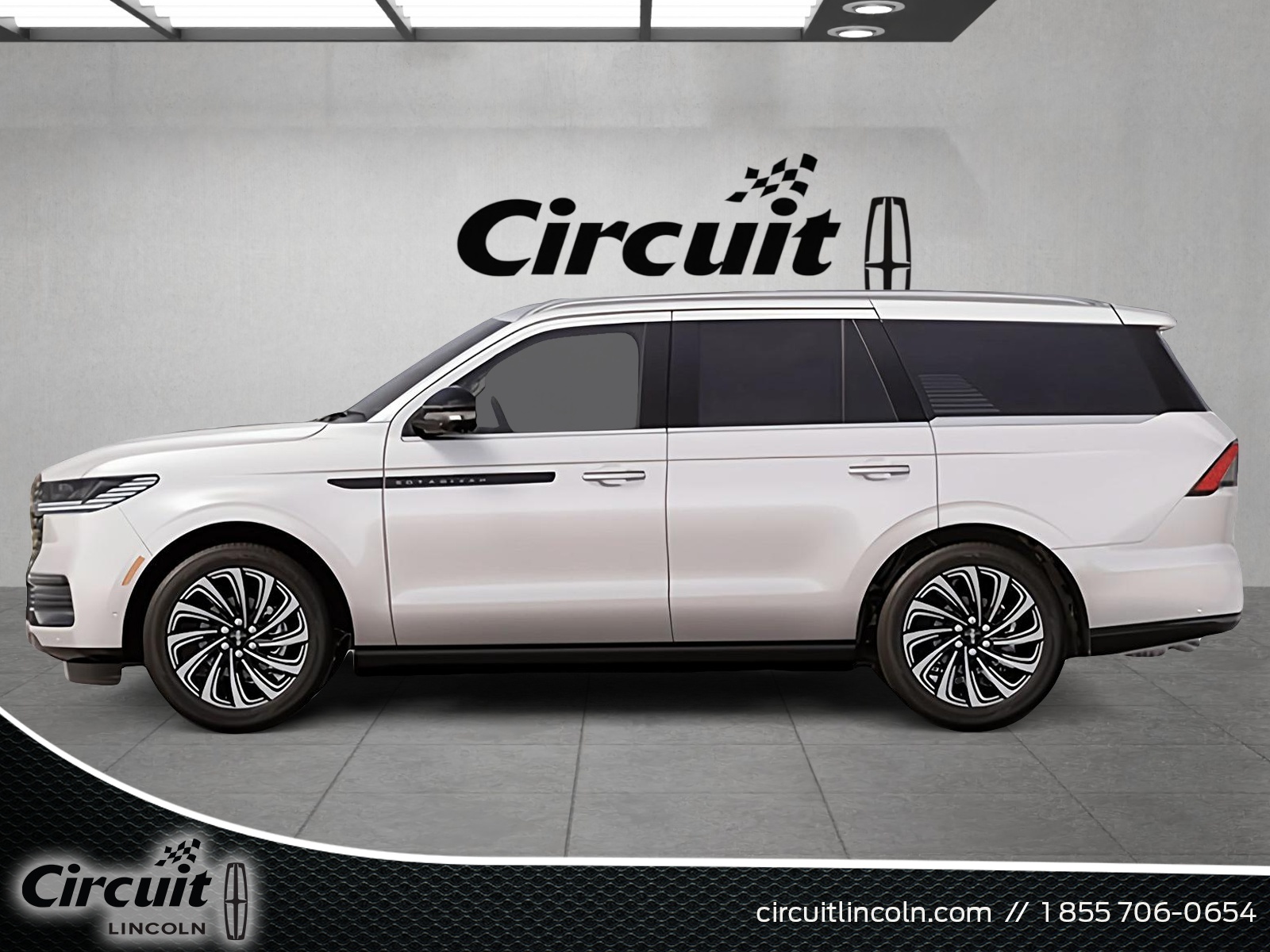 2025 Lincoln Navigator - Image 2