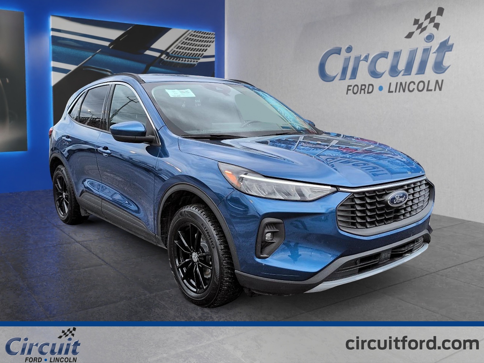 2023 Ford Escape Plug-in Hybrid - Image 3