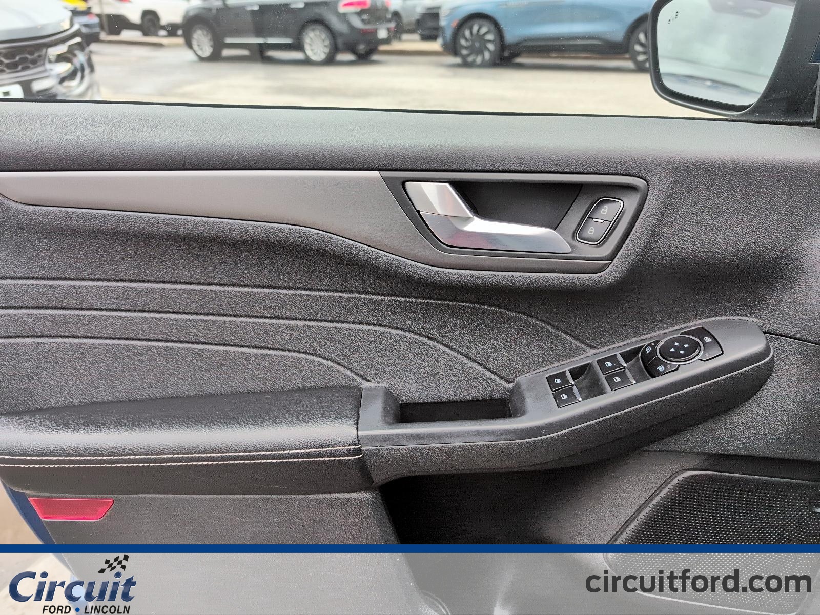 2023 Ford Escape Plug-in Hybrid - Image 9