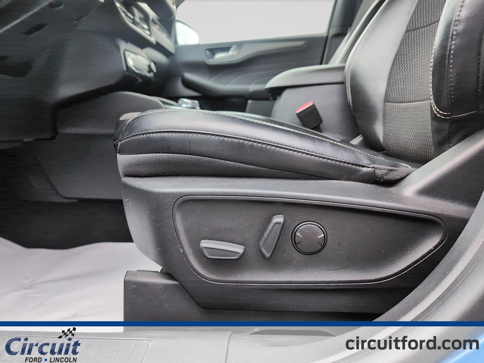 2023 Ford Escape Plug-in Hybrid - Image 10