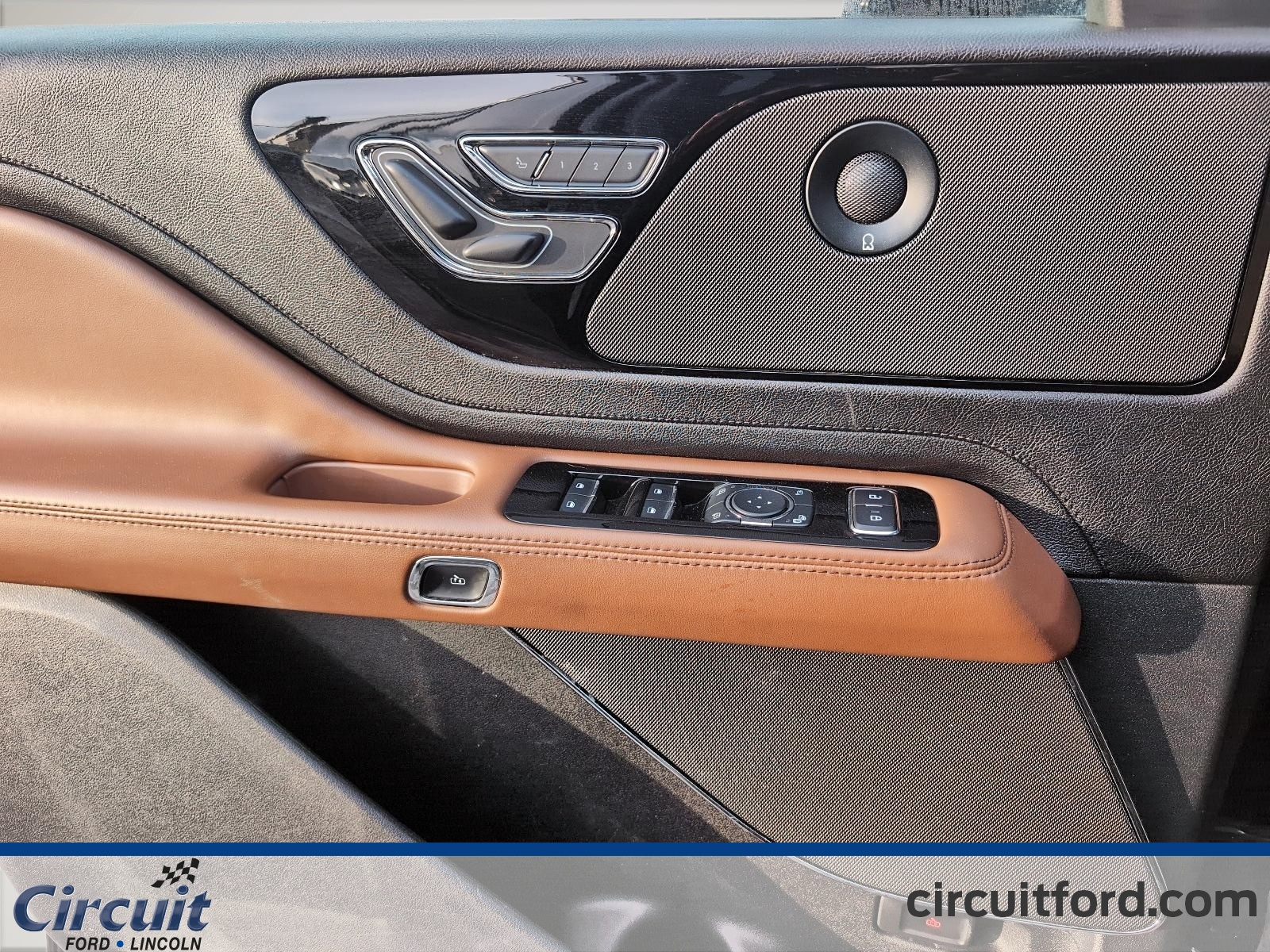 2023 Lincoln Aviator - Image 12