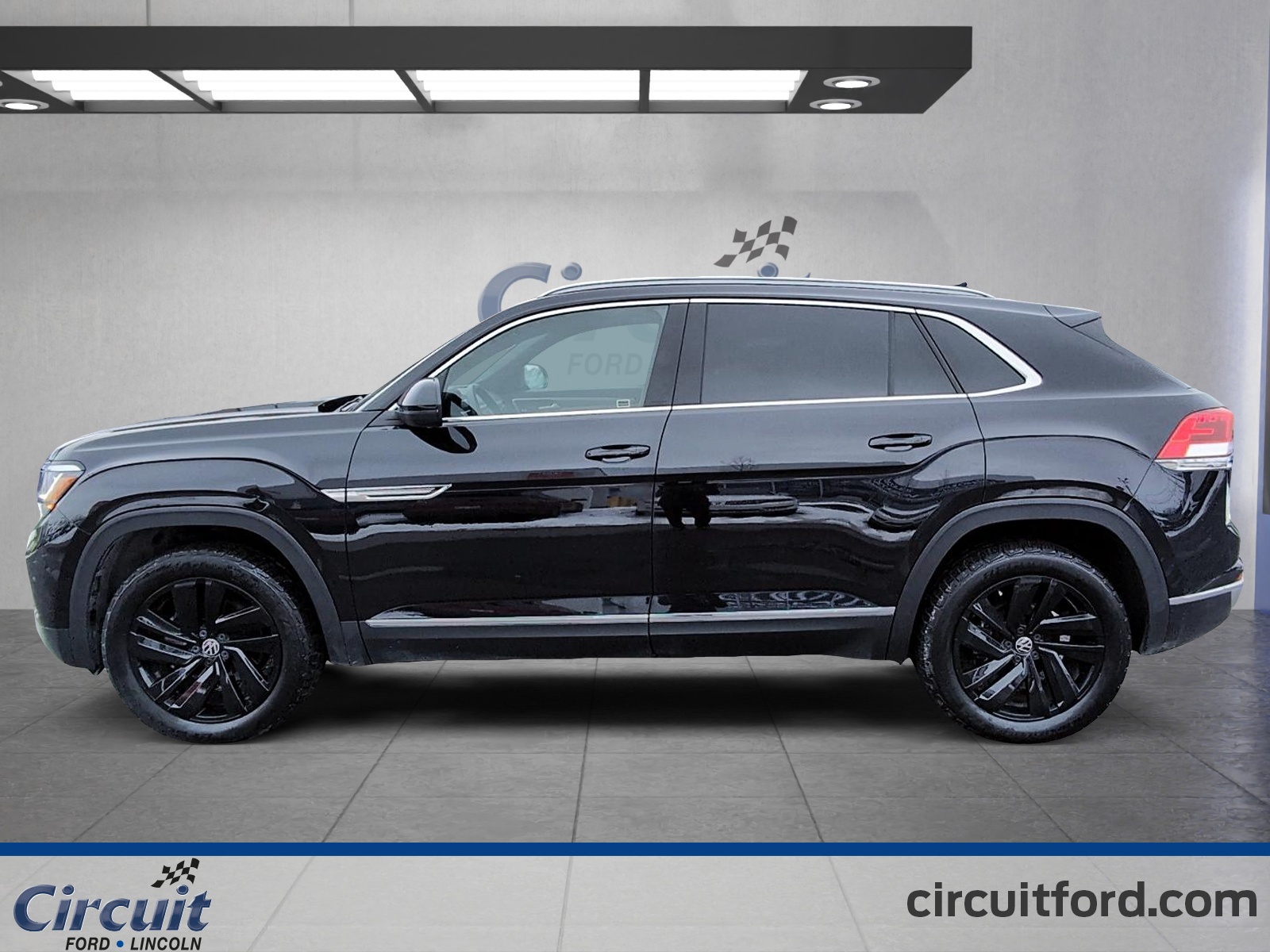 2022 Volkswagen Atlas Cross Sport - Image 6