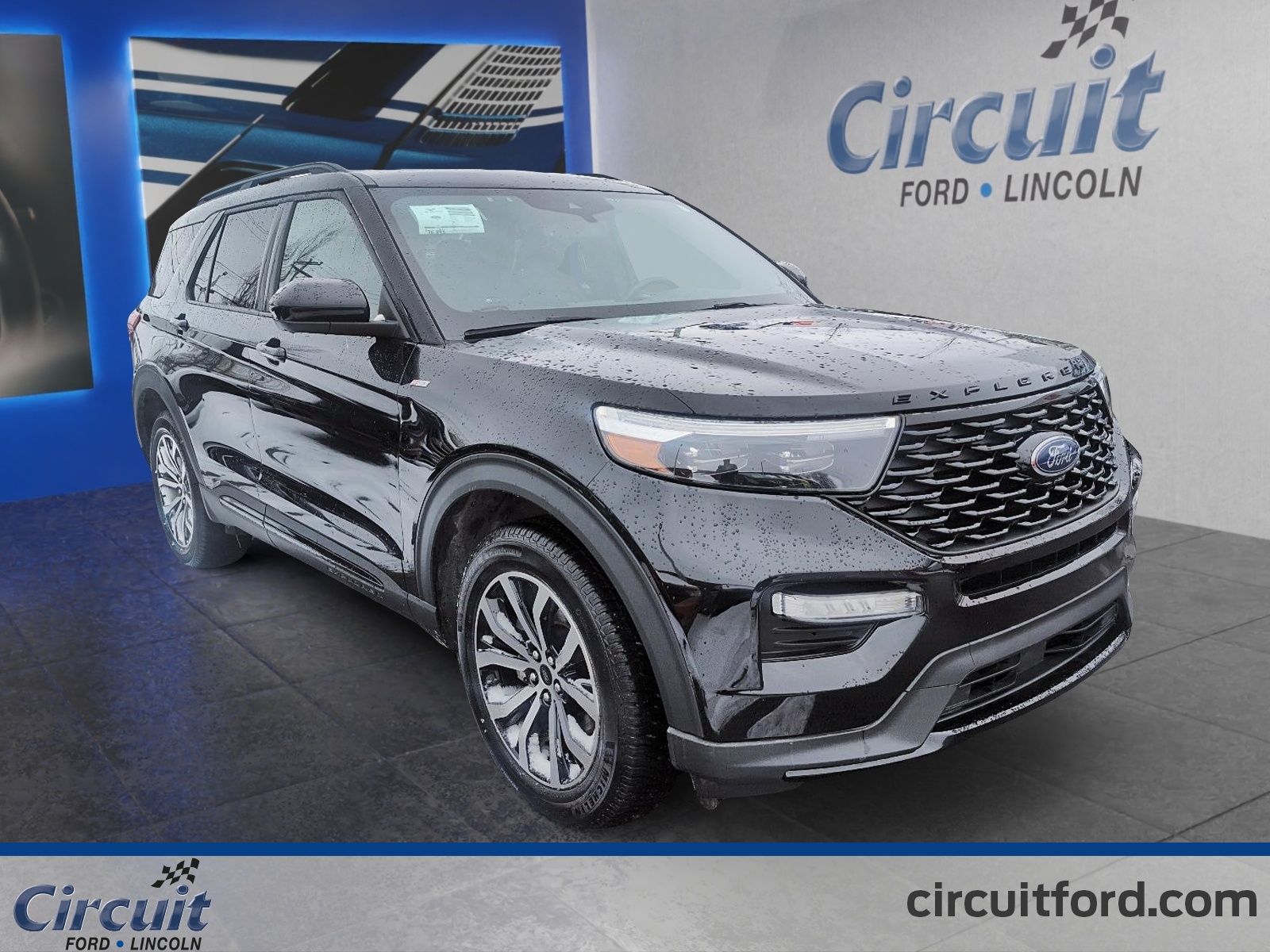 2022 Ford Explorer - Image 3