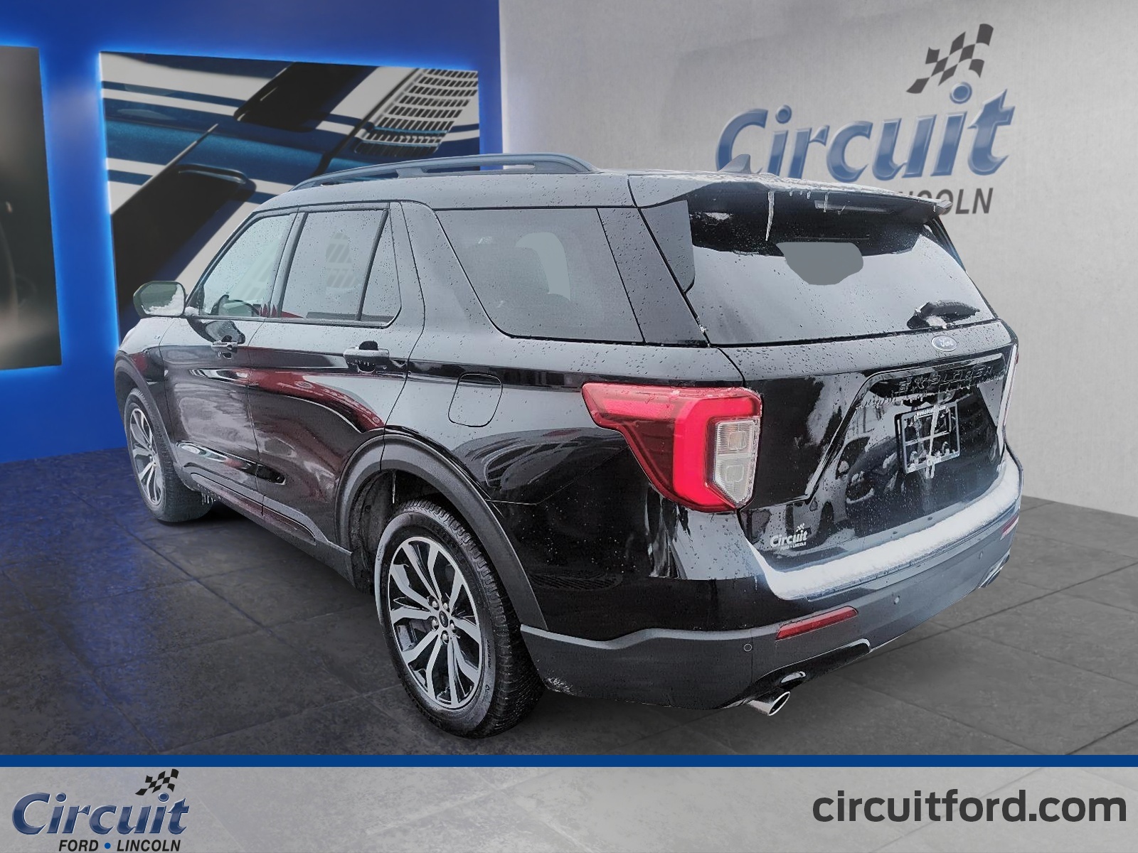 2022 Ford Explorer - Image 5