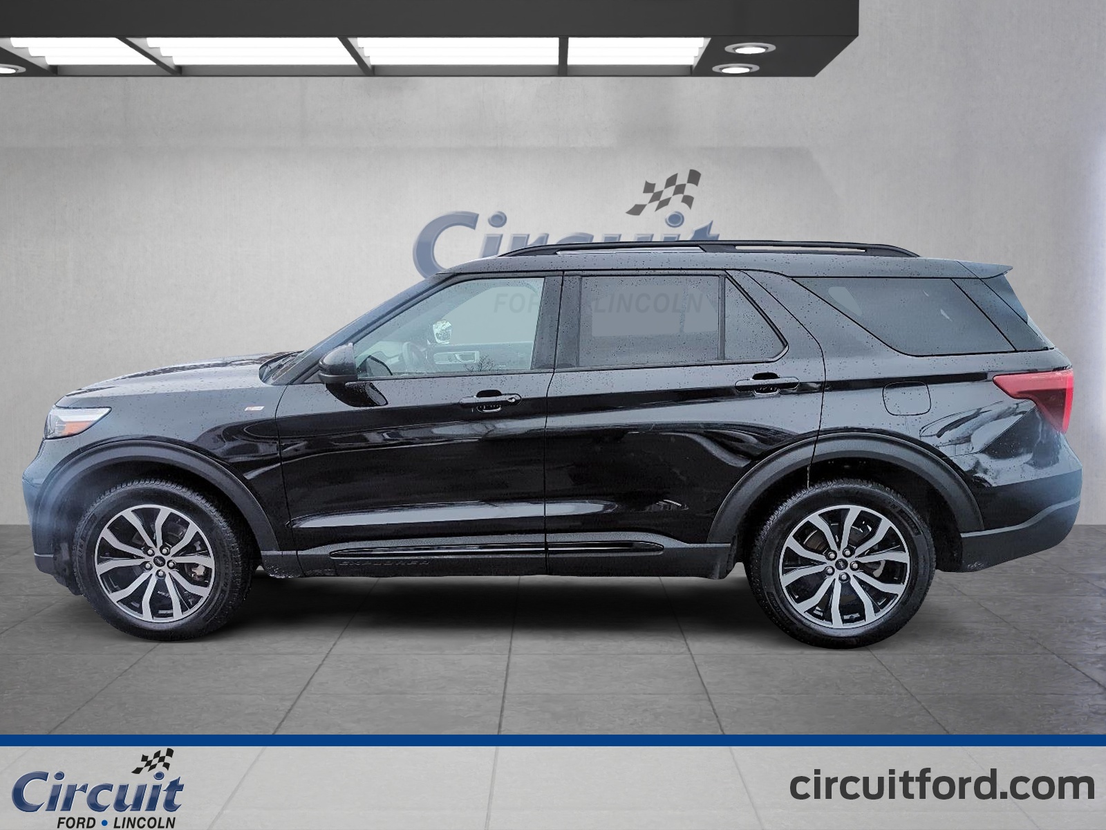 2022 Ford Explorer - Image 6