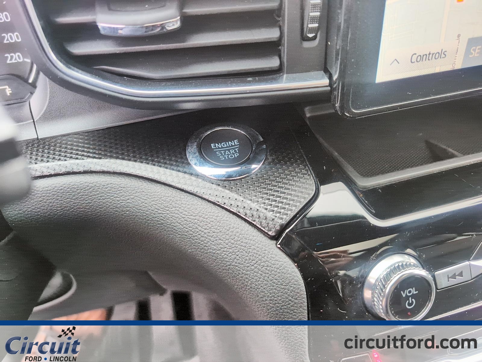 2022 Ford Explorer - Image 9