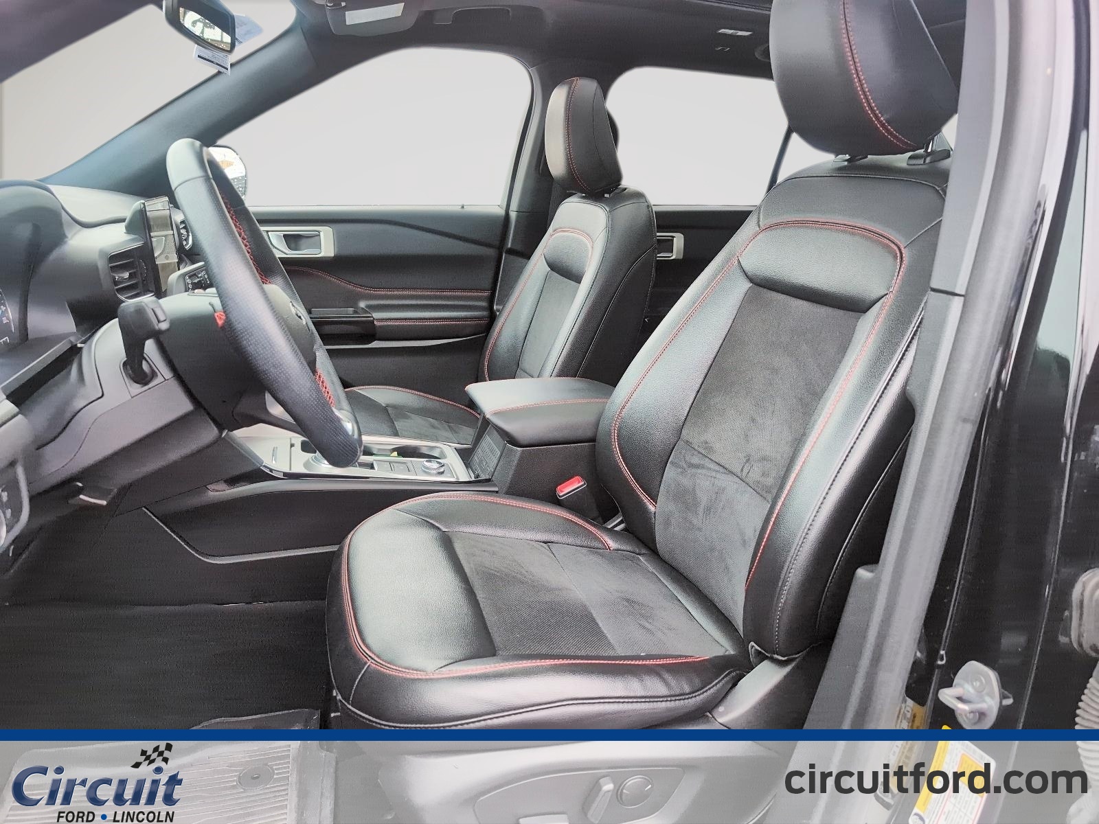 2022 Ford Explorer - Image 10