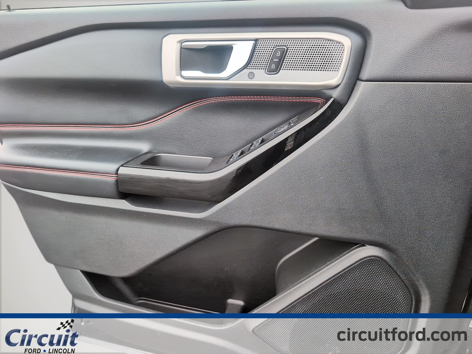 2022 Ford Explorer - Image 12