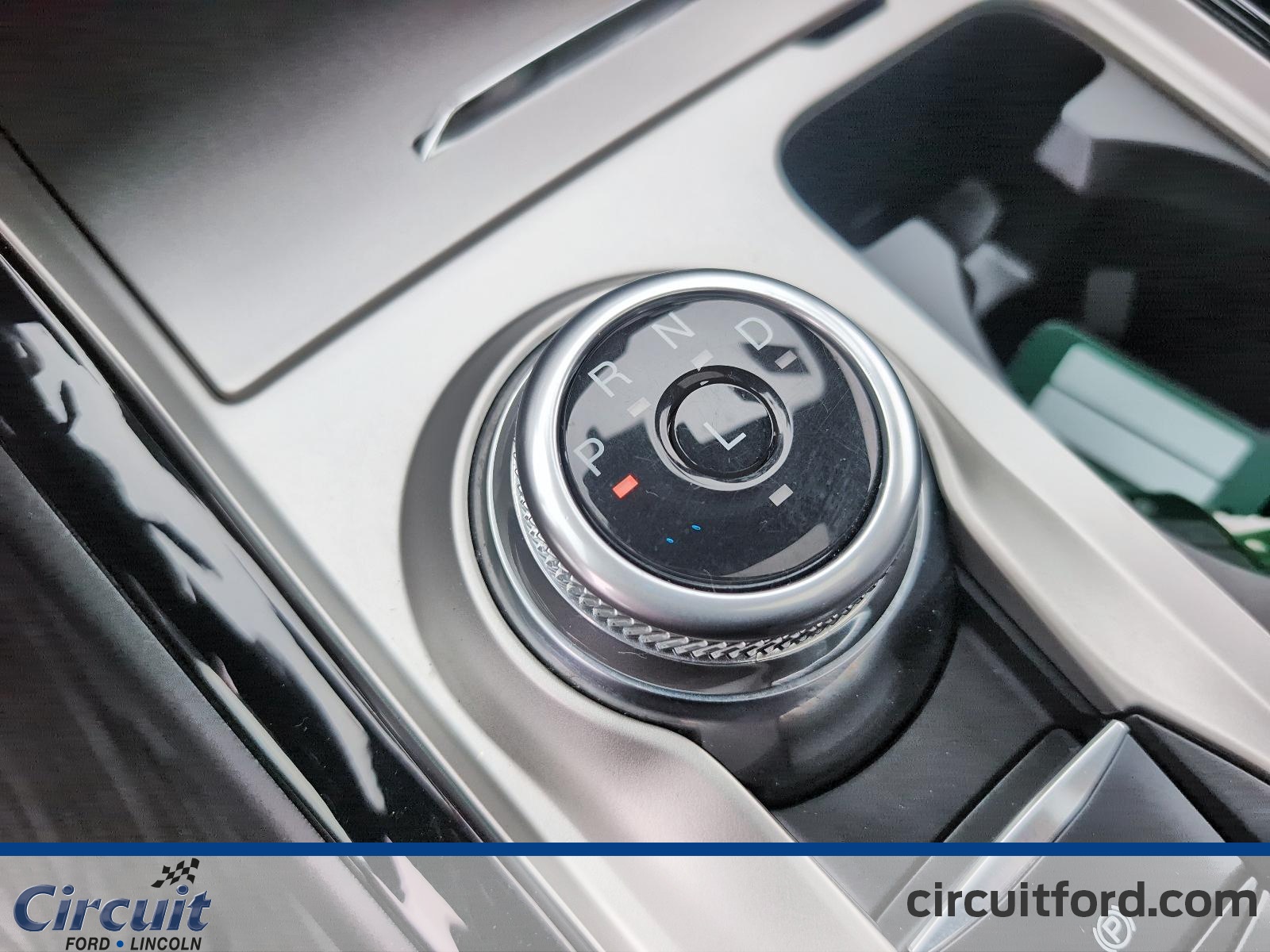 2022 Ford Explorer - Image 16