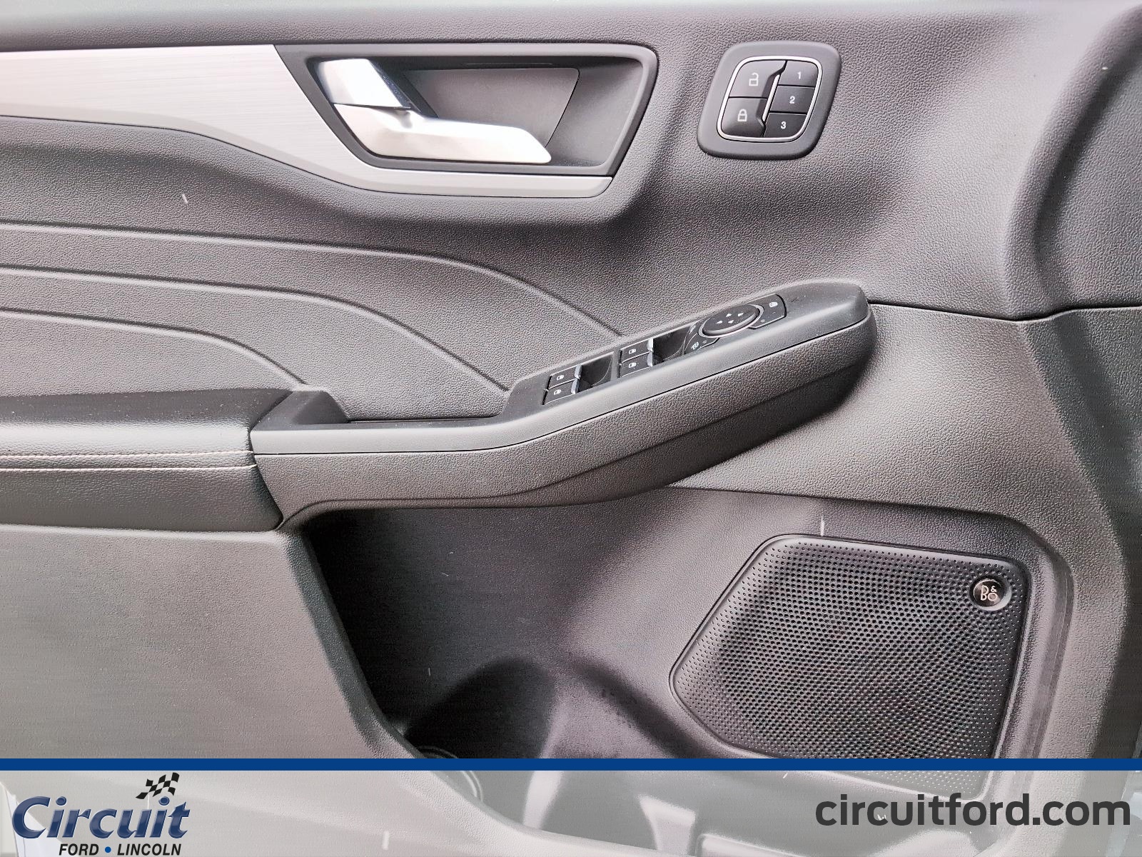 2023 Ford Escape - Image 12