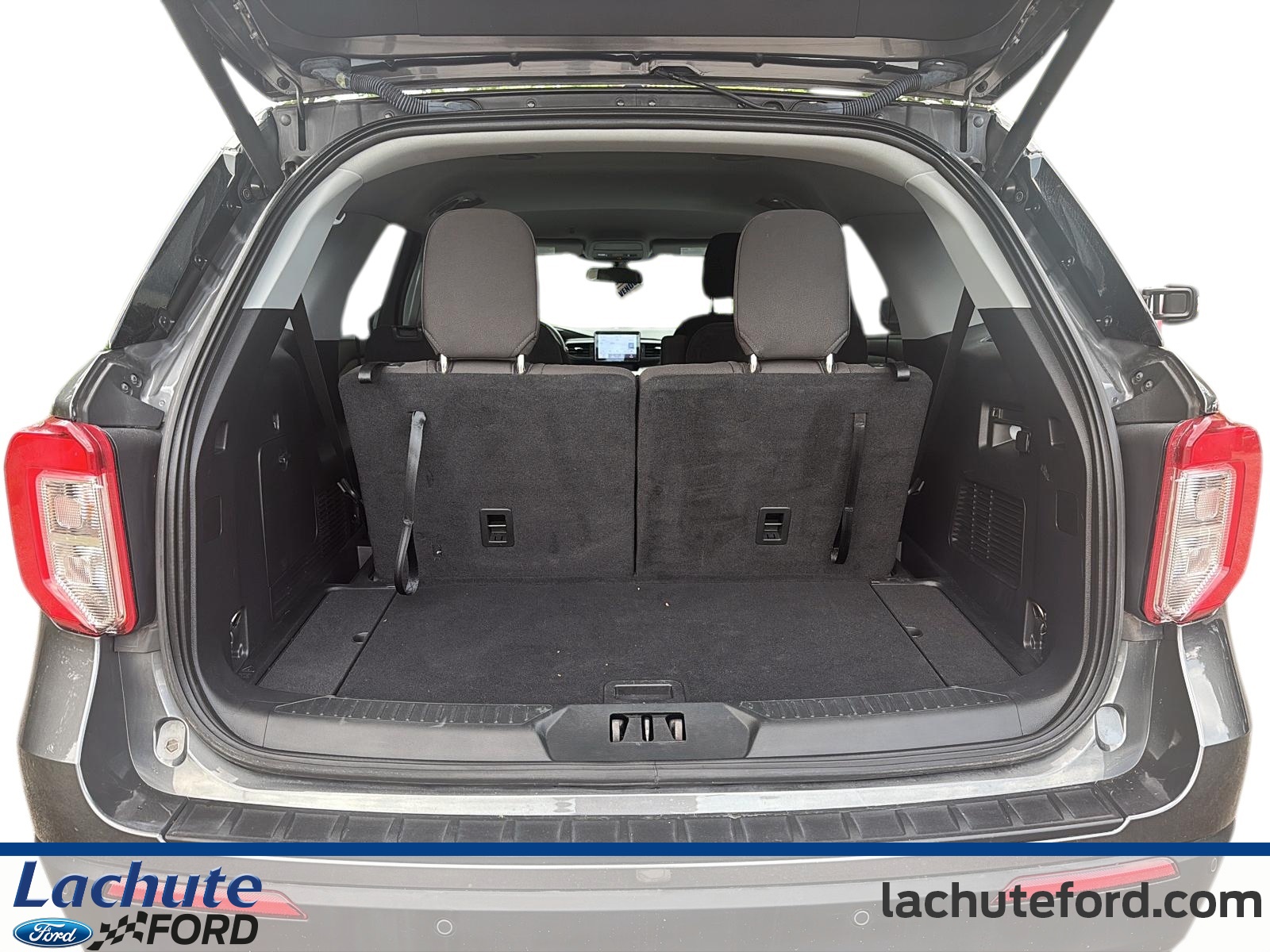 2022 Ford Explorer - Image 7