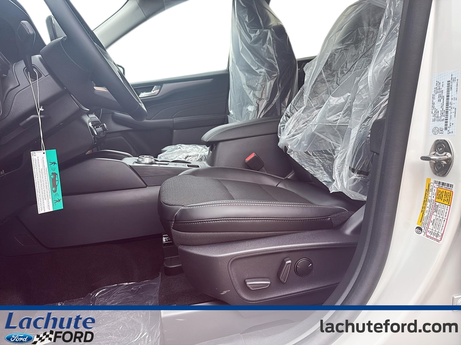 2025 Ford Escape Hybrid - Image 9