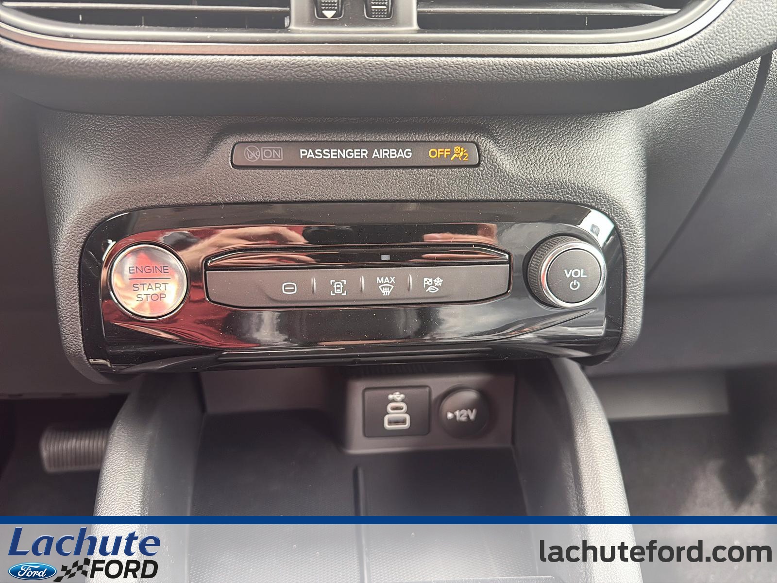 2025 Ford Escape Hybrid - Image 15