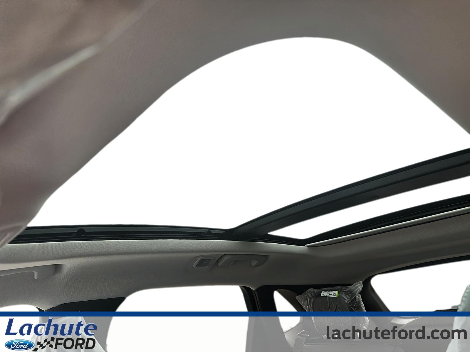 2025 Ford Escape Hybrid - Image 18