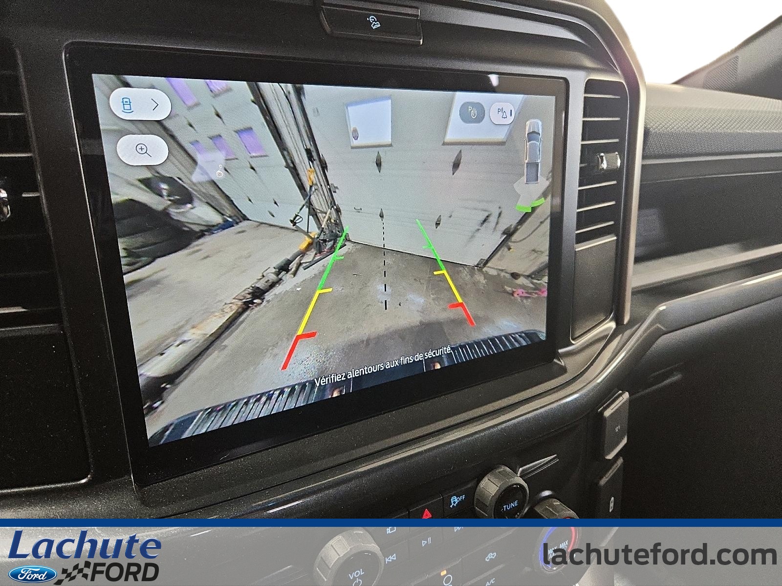 2025 Ford F-150 - Image 19