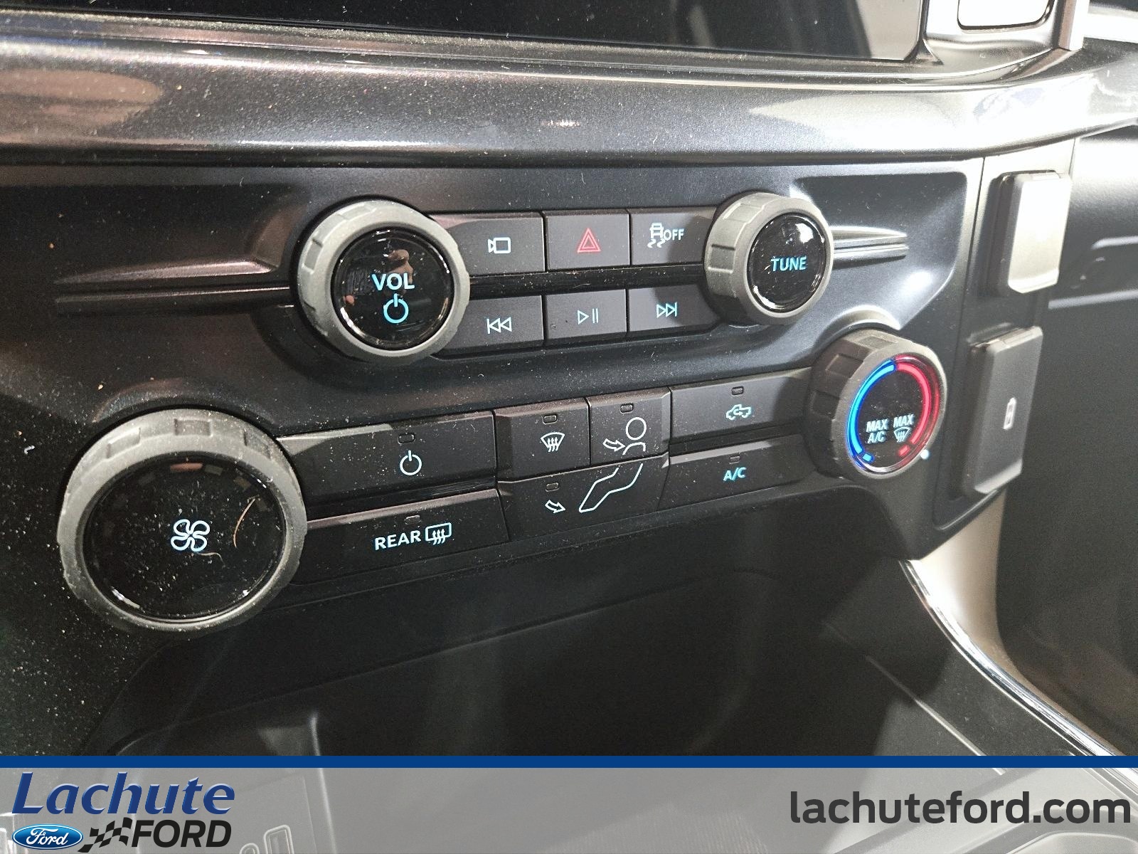 2025 Ford F-150 - Image 21