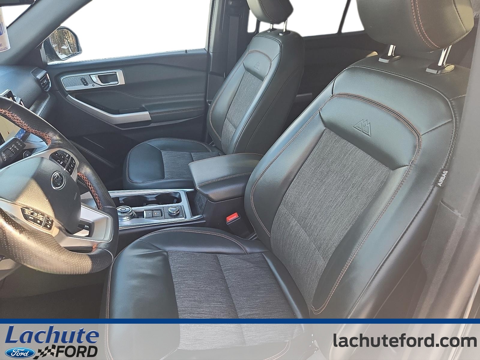 2023 Ford Explorer - Image 10