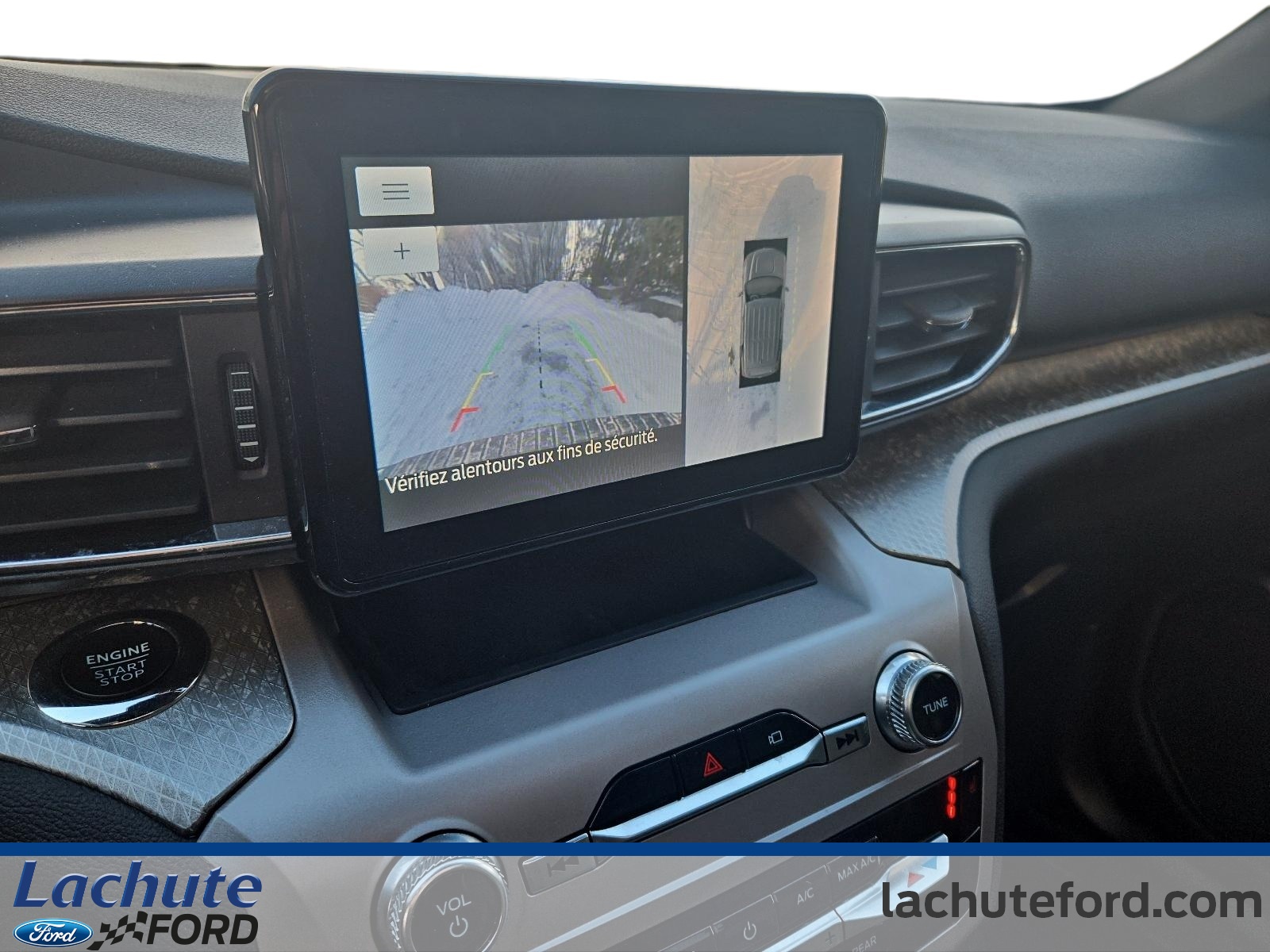 2023 Ford Explorer - Image 18