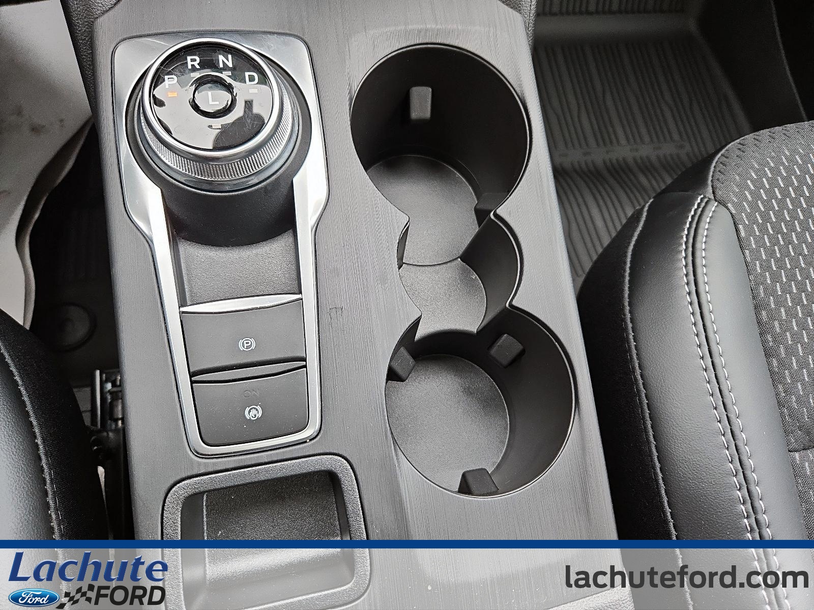 2025 Ford Escape Hybrid - Image 16