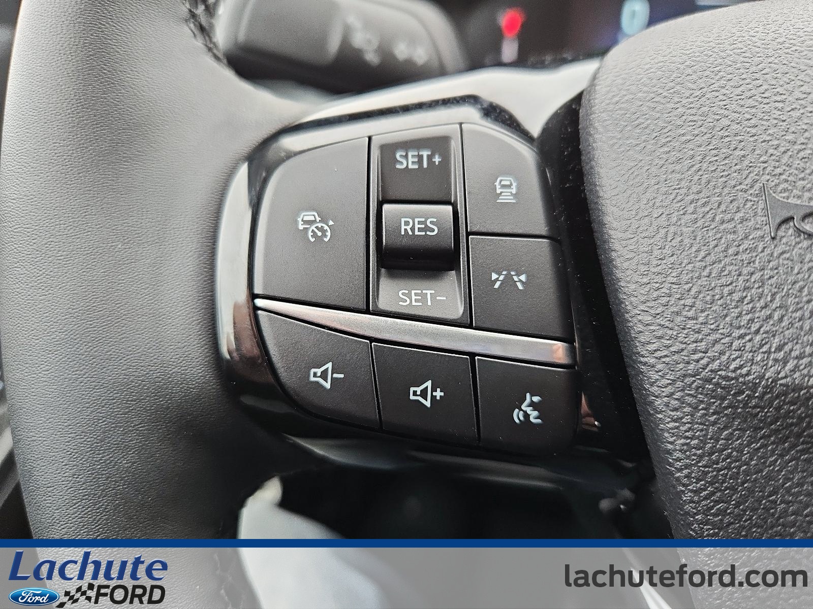 2025 Ford Escape Hybrid - Image 21